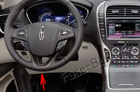 Расположение предохранителей в салоне: Lincoln MKX (2016, 2017, 2018, 2019- ..)
