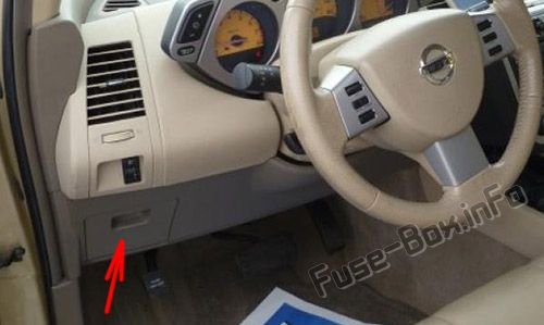 Расположение предохранителей в салоне: Nissan Murano 2003-2007 гг.