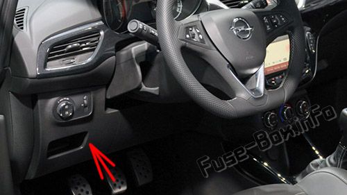 Расположение предохранителей в салоне (LHD): Opel / Vauxhall Corsa E (2015-2019 -...)