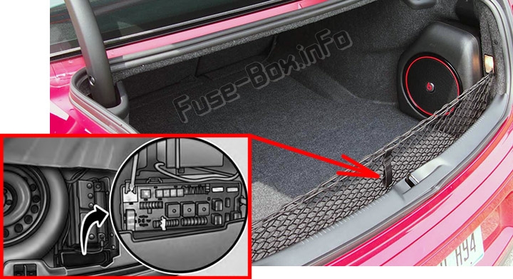Расположение предохранителей в багажнике: Chrysler 300 / 300C (Mk2 / LD; 2011-2019)